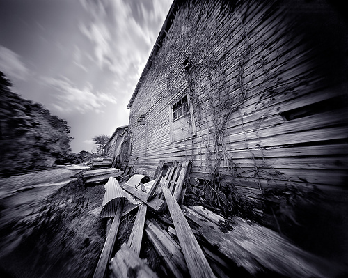 Pinhole_old_barn_by_integrity_of_li
