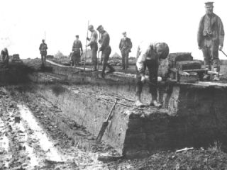 Turf graven in het hoogveen