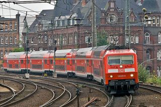 800px-DB_120.2_120_201-9_Hamburg_7184