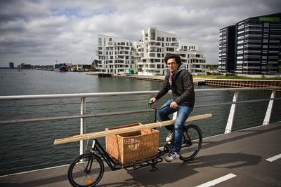Timmerman op vrachtfiets kopenhagen