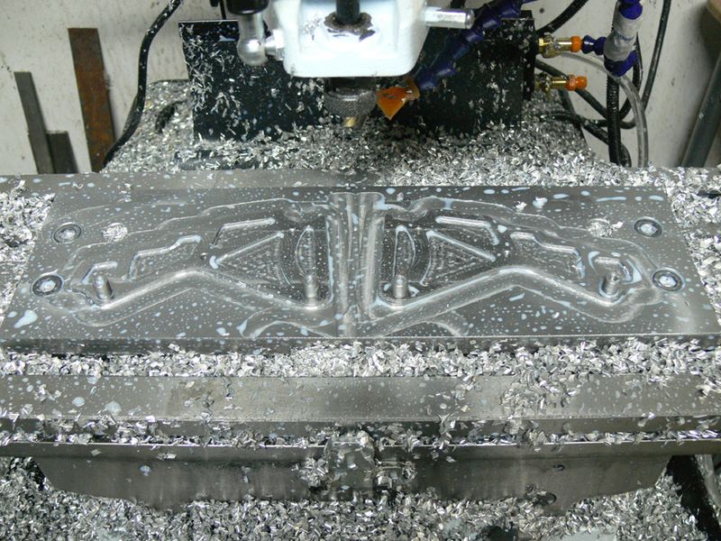 Freesmachine aan het werk